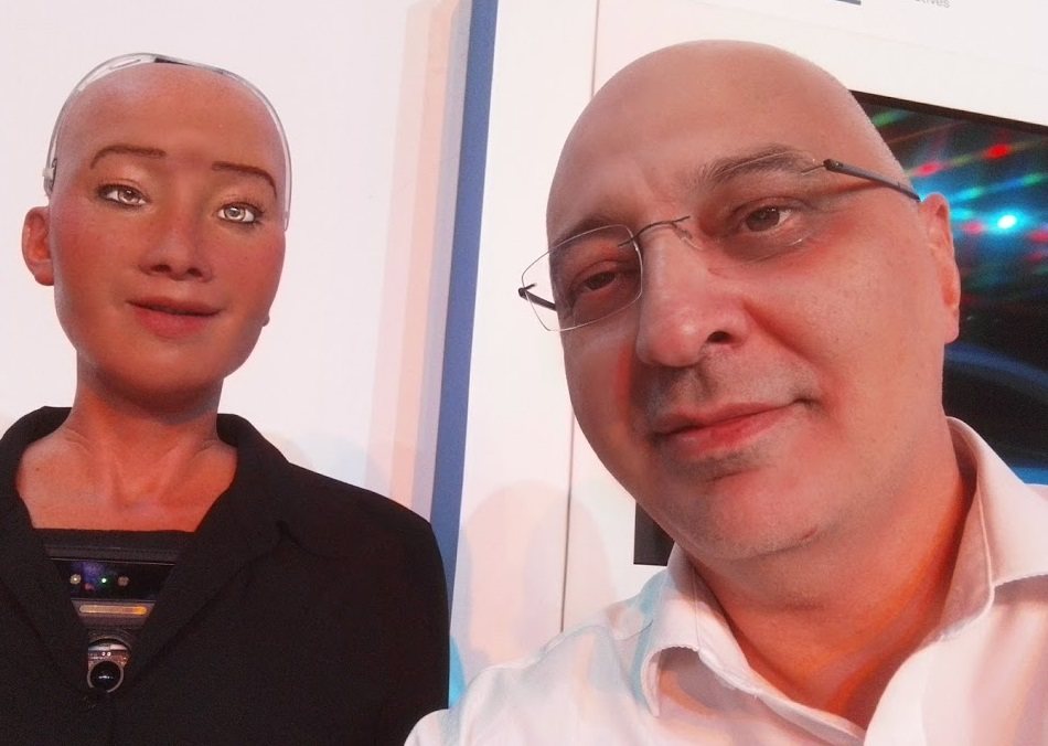 Sami Tayara with Sophia the robot at GITEX 2019